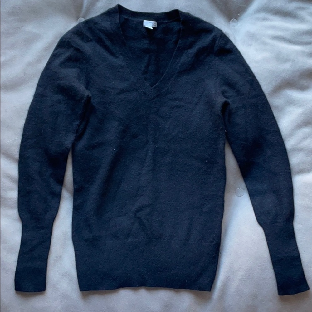 Halogen Women’s V-Neck Cashmere Sweater